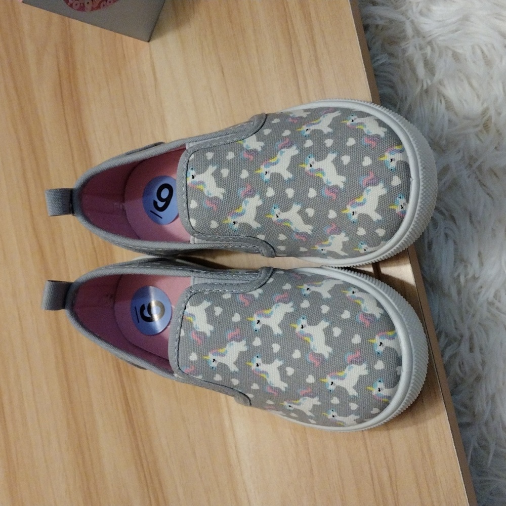 Gray Unicorn 🦄 Slip-On Kids Shoes Girl Size 9 🆕